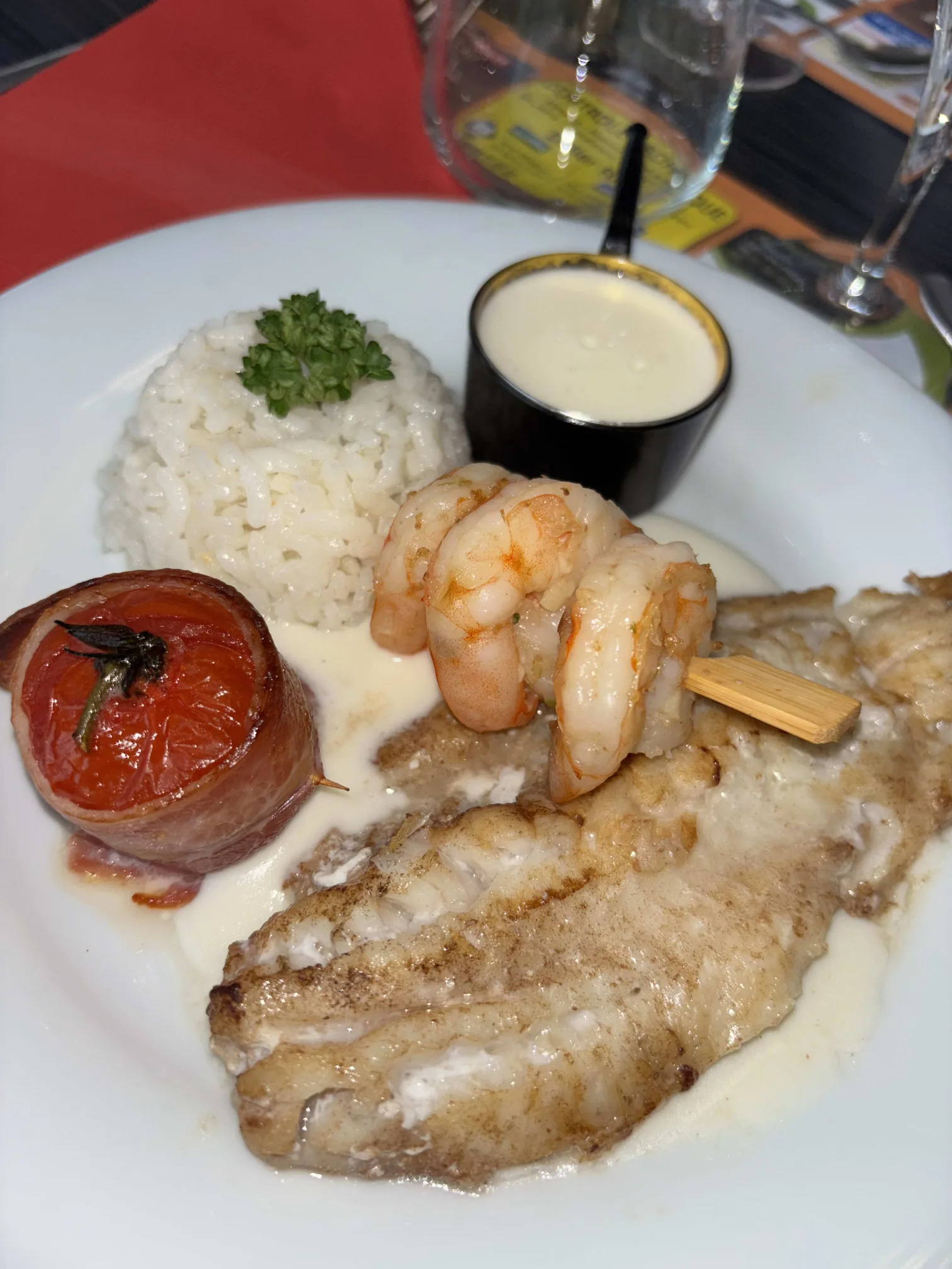 Repas en famille au restaurant La Croix des Landes
